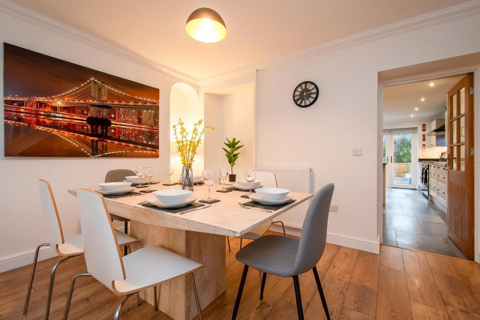 Casa One Hundred - A Beautiful 4 Bed House On The Beach Front Swansea Buitenkant foto