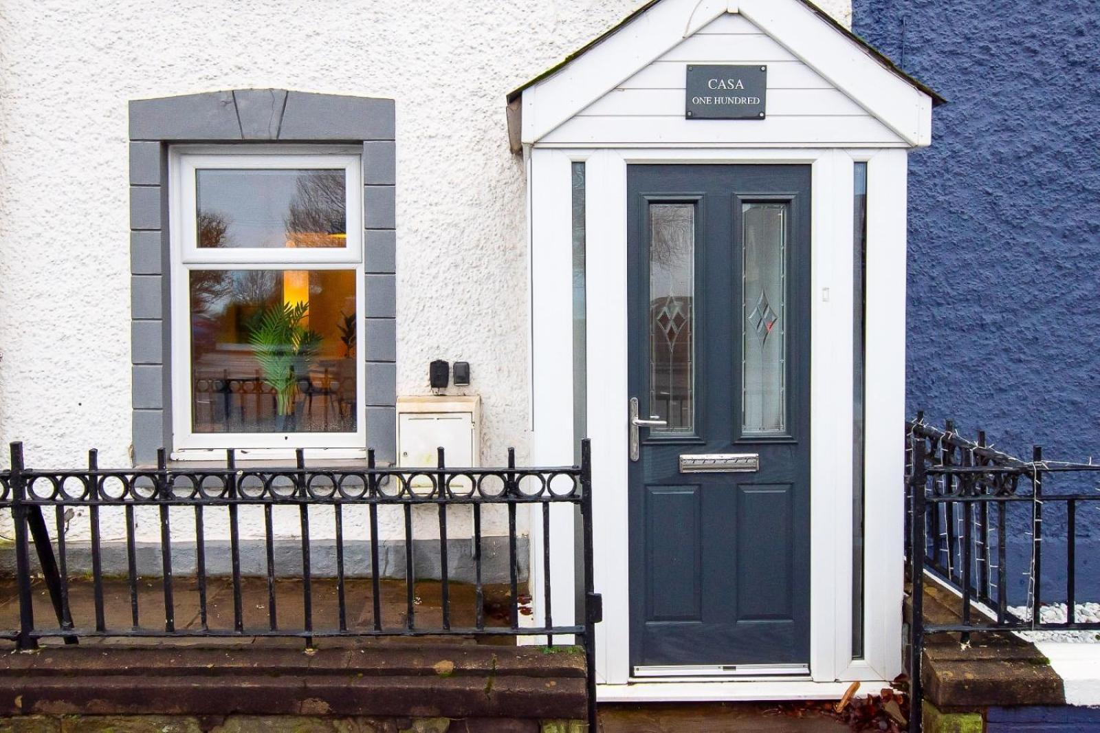 Casa One Hundred - A Beautiful 4 Bed House On The Beach Front Swansea Buitenkant foto