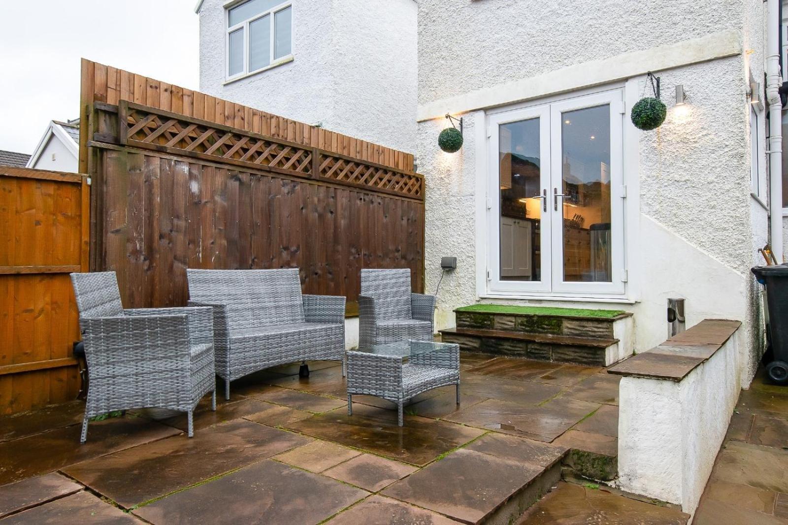 Casa One Hundred - A Beautiful 4 Bed House On The Beach Front Swansea Buitenkant foto