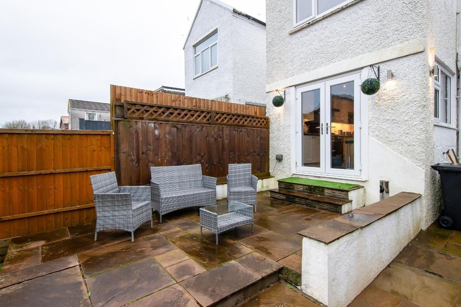 Casa One Hundred - A Beautiful 4 Bed House On The Beach Front Swansea Buitenkant foto