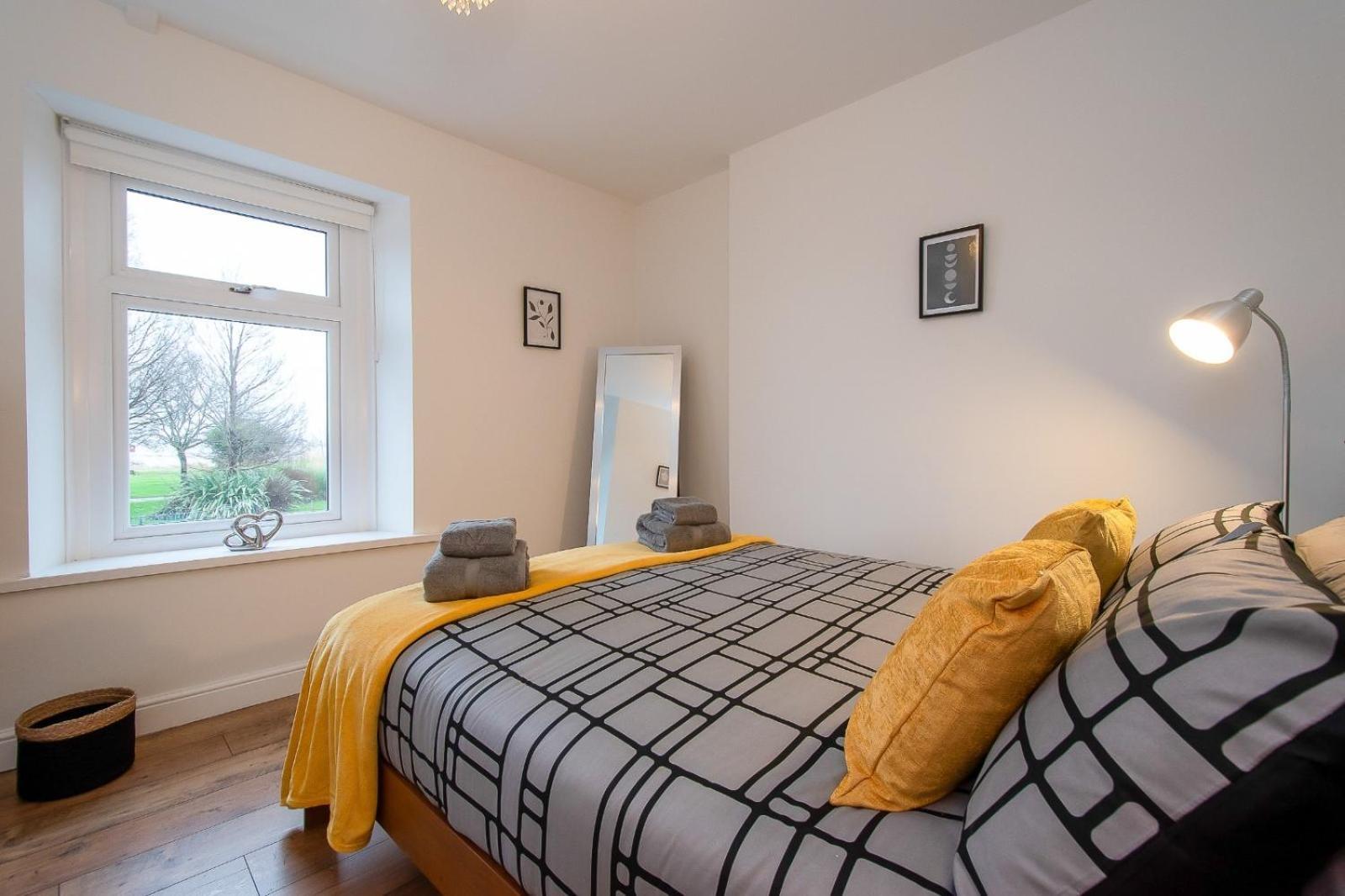 Casa One Hundred - A Beautiful 4 Bed House On The Beach Front Swansea Buitenkant foto