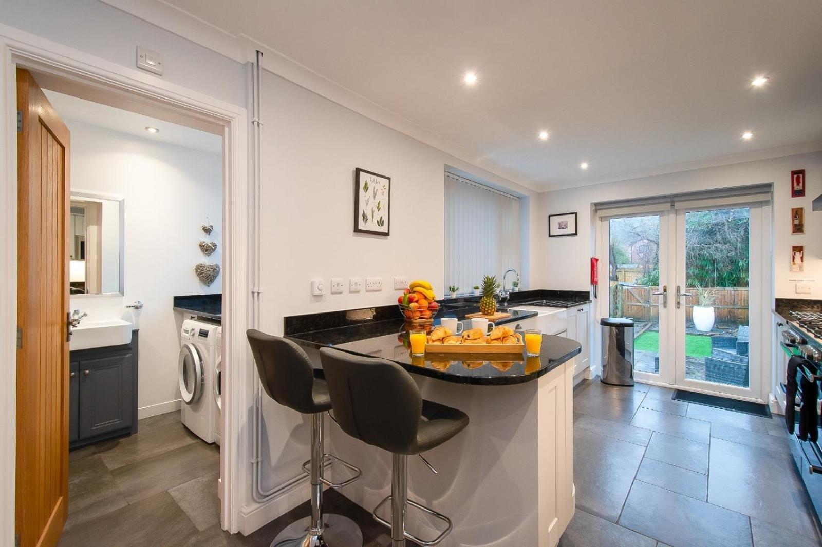 Casa One Hundred - A Beautiful 4 Bed House On The Beach Front Swansea Buitenkant foto
