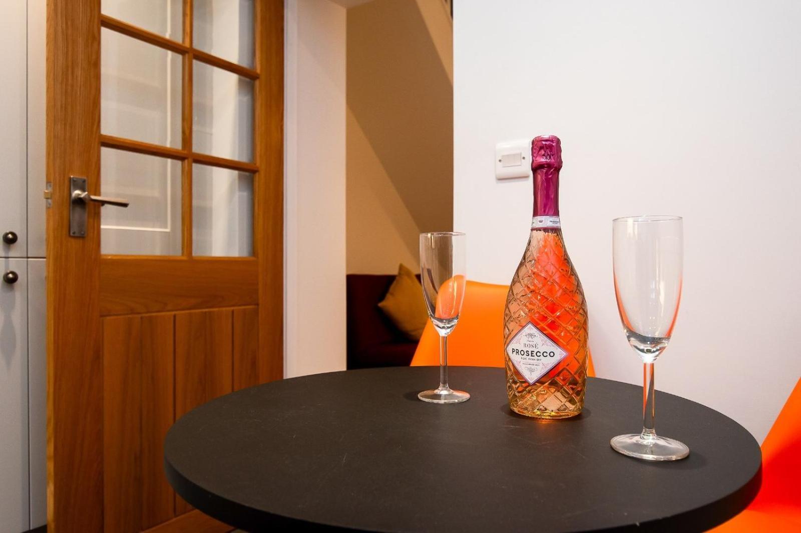 Casa One Hundred - A Beautiful 4 Bed House On The Beach Front Swansea Buitenkant foto