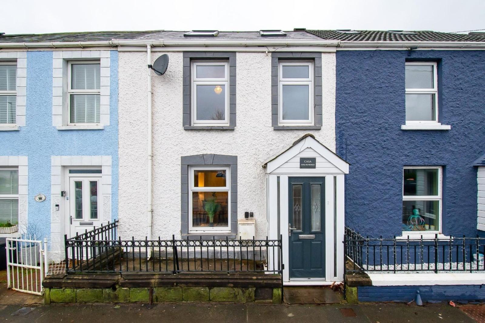Casa One Hundred - A Beautiful 4 Bed House On The Beach Front Swansea Buitenkant foto
