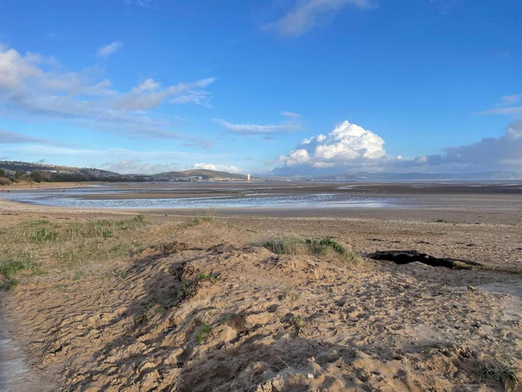 Casa One Hundred - A Beautiful 4 Bed House On The Beach Front Swansea Buitenkant foto